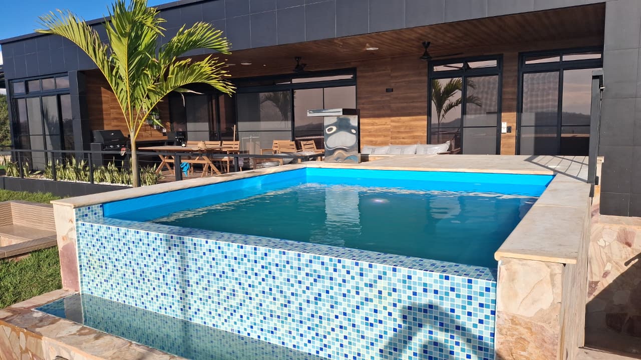 Pool by day